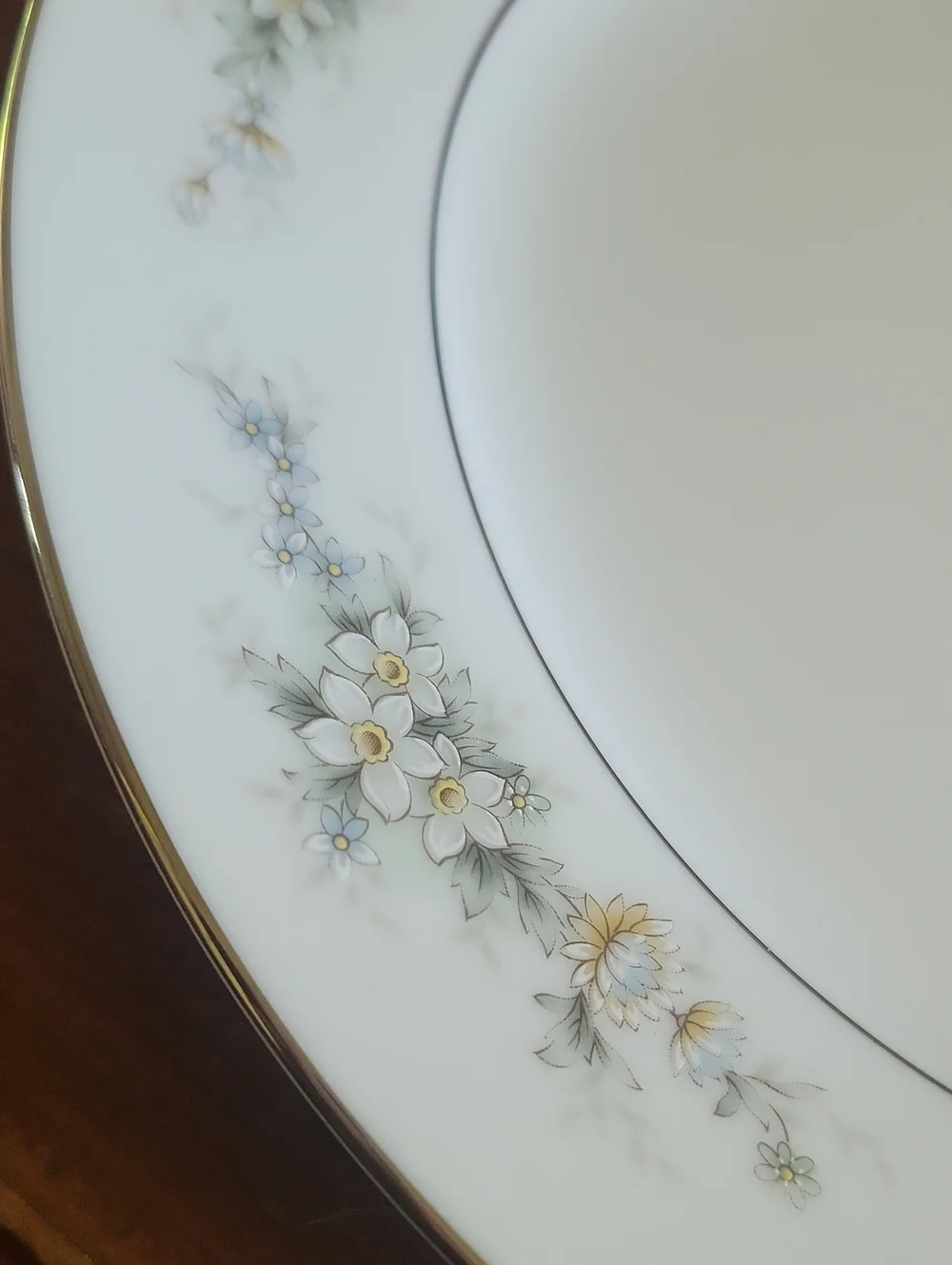 Vtg 1979 - 1992 Salad Plate Noritake Melissa 3080 White Yellow Flowers Platinum